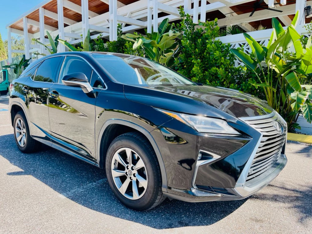 Photo 2 of this LEXUS RX