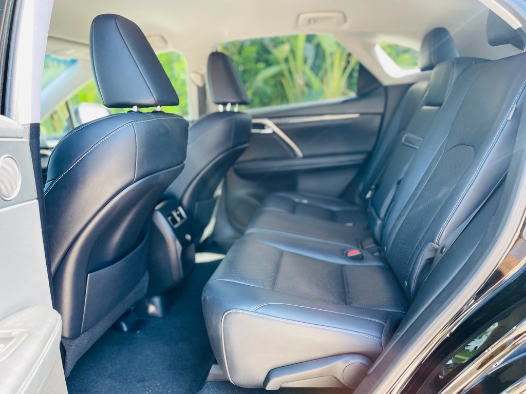 Photo 10 of this LEXUS RX