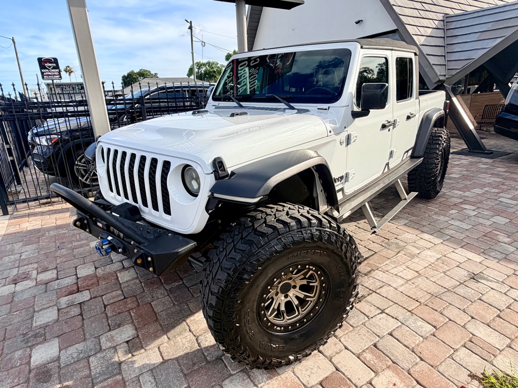 Photo 2 of this JEEP GLADIATOR