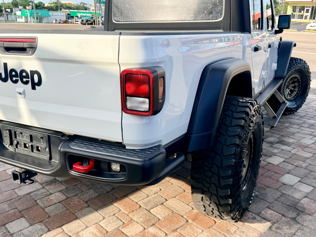 Photo 28 of this JEEP GLADIATOR