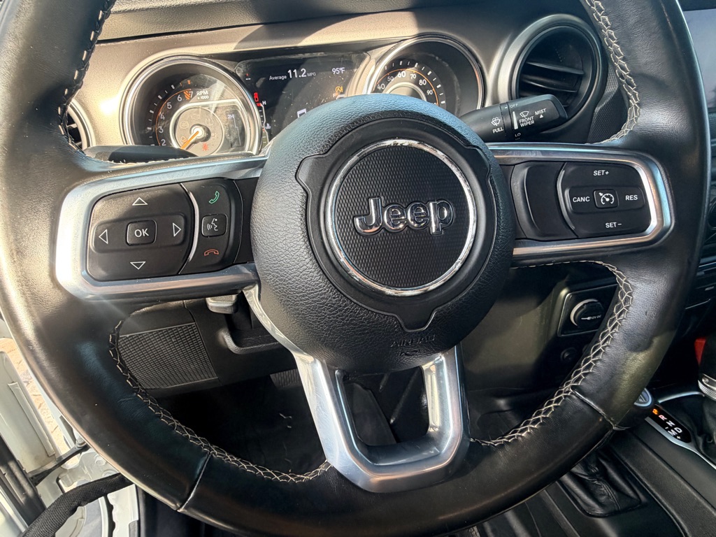 Photo 12 of this JEEP GLADIATOR