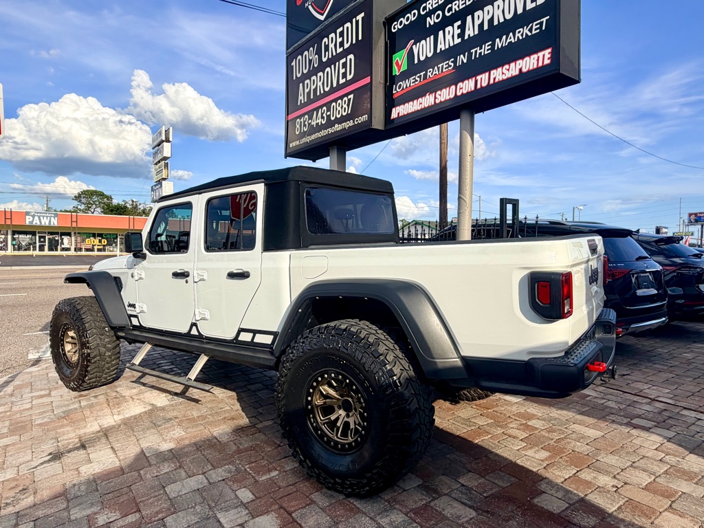 Photo 7 of this JEEP GLADIATOR
