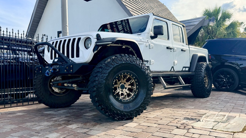Photo 20 of this JEEP GLADIATOR