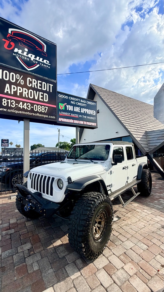 Photo 24 of this JEEP GLADIATOR