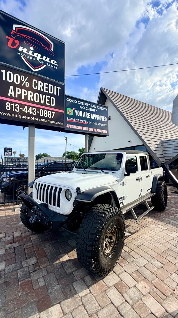 Photo 6 of this JEEP GLADIATOR
