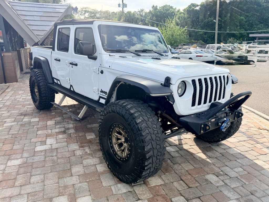 Photo 3 of this JEEP GLADIATOR