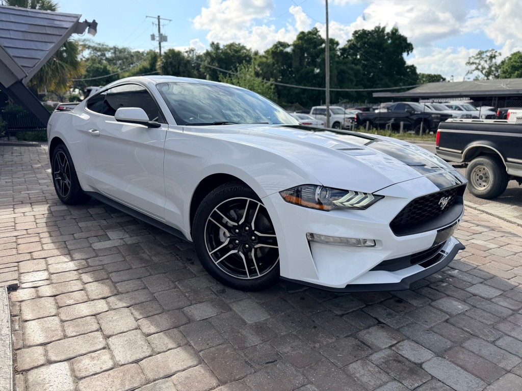 Photo 3 of this FORD MUSTANG PREMIUM