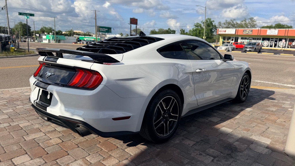 Photo 10 of this FORD MUSTANG PREMIUM