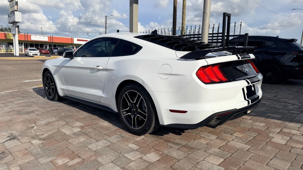 Photo 8 of this FORD MUSTANG PREMIUM