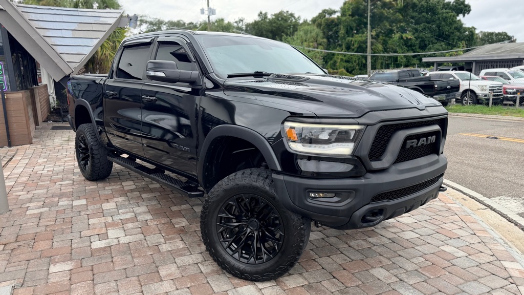 Photo 7 of this RAM 1500