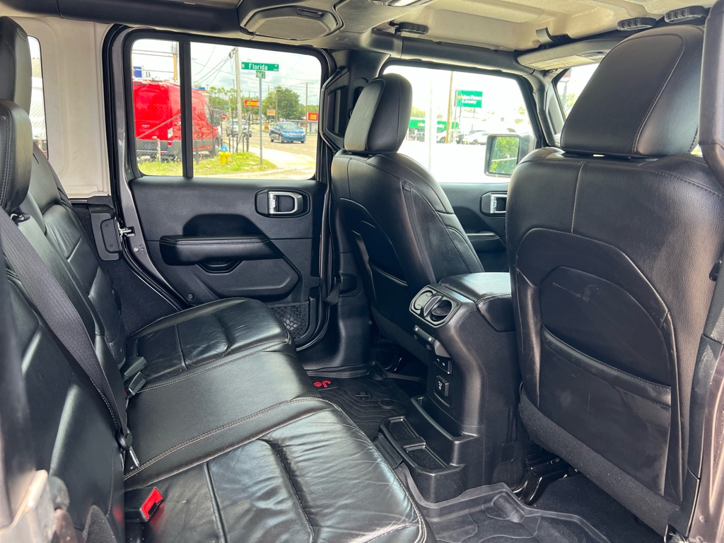 Photo 18 of this JEEP WRANGLER UNLIMI