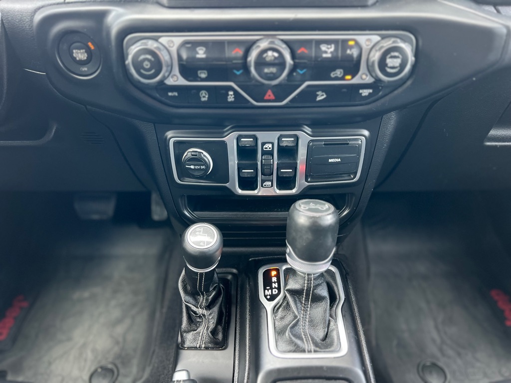 Photo 24 of this JEEP WRANGLER UNLIMI