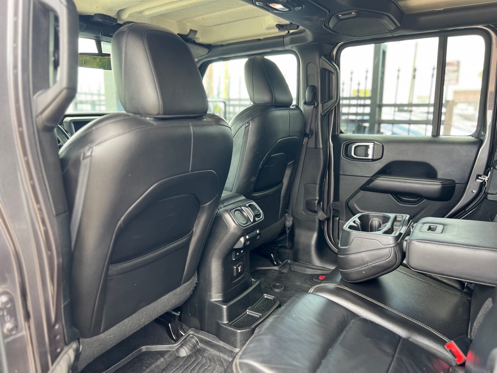 Photo 21 of this JEEP WRANGLER UNLIMI