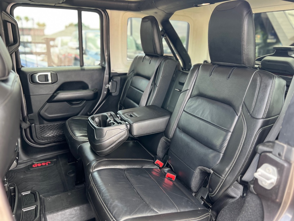 Photo 20 of this JEEP WRANGLER UNLIMI