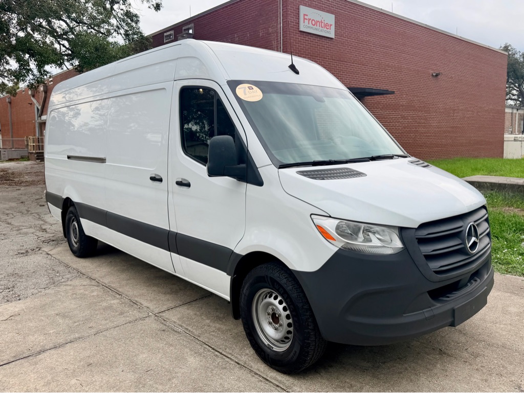 Photo 5 of this MERCEDES-BENZ SPRINTER