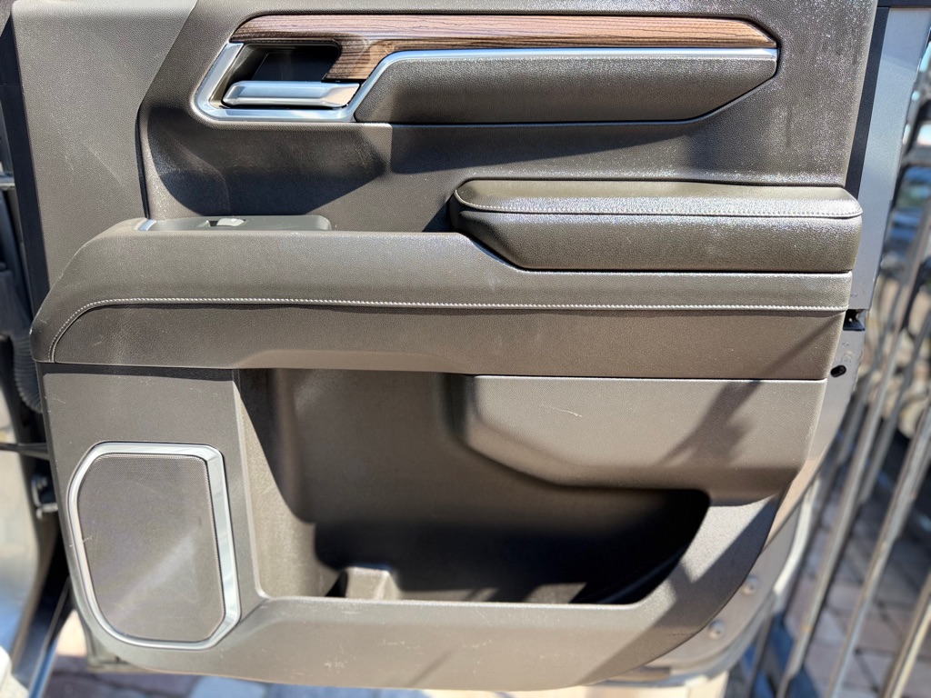 Photo 33 of this CHEVROLET SILVERADO 1500