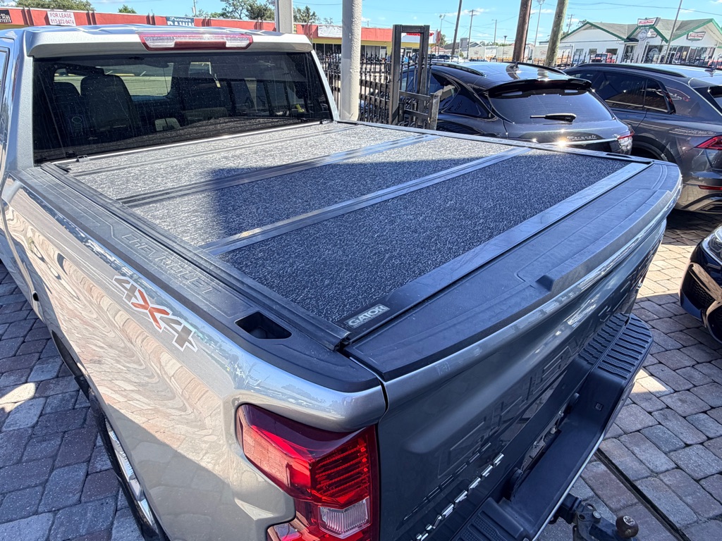 Photo 32 of this CHEVROLET SILVERADO 1500