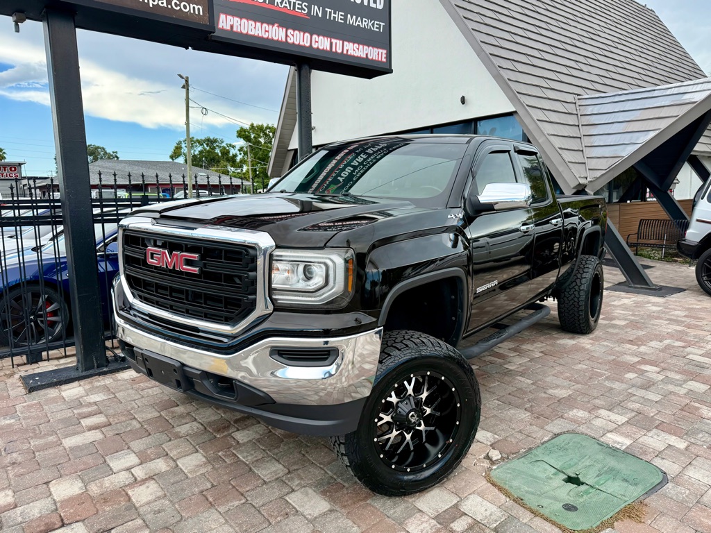 Photo 27 of this GMC SIERRA SLT