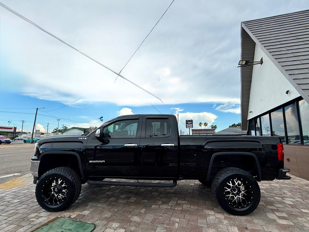 Photo 35 of this GMC SIERRA SLT