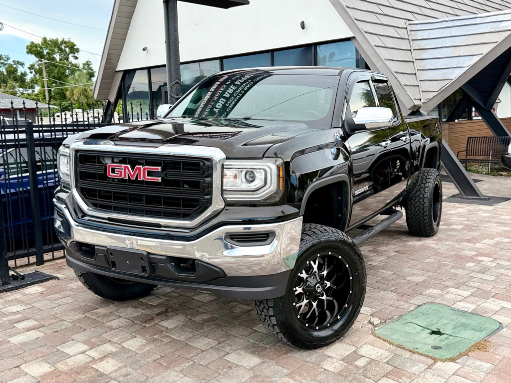 Photo 24 of this GMC SIERRA SLT