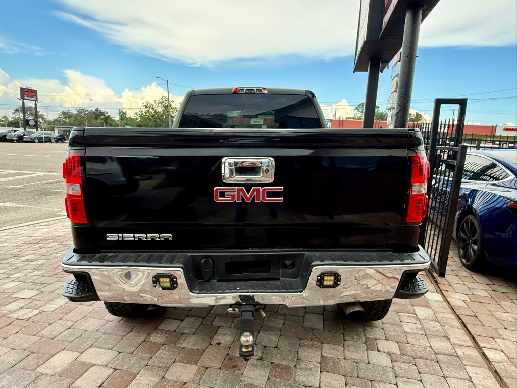 Photo 7 of this GMC SIERRA SLT