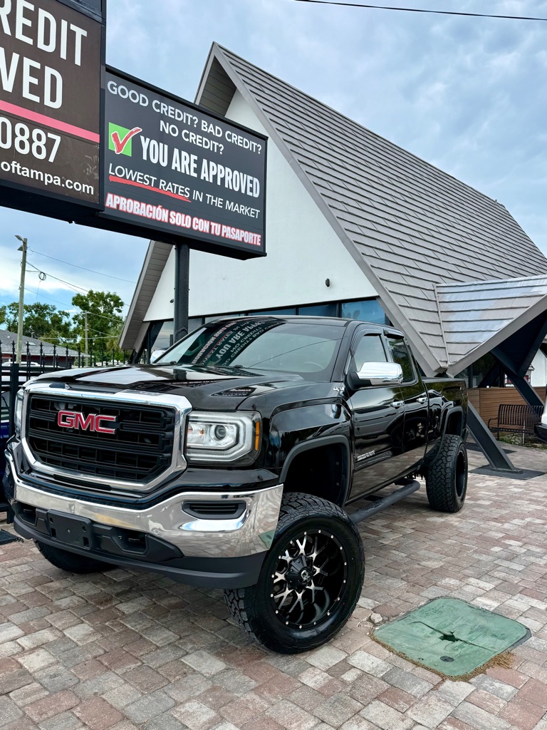 Photo 28 of this GMC SIERRA SLT