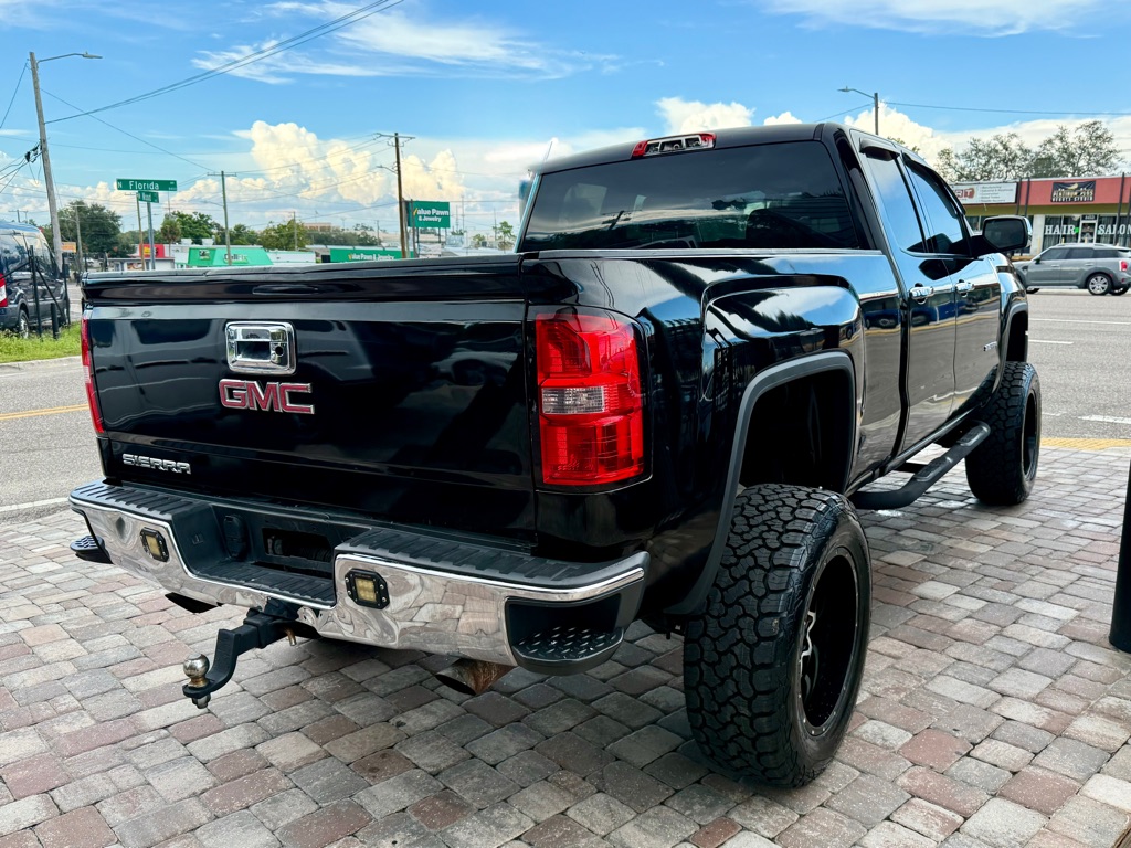 Photo 8 of this GMC SIERRA SLT