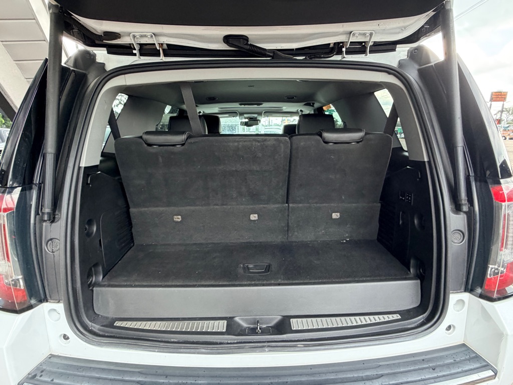Photo 21 of this GMC YUKON