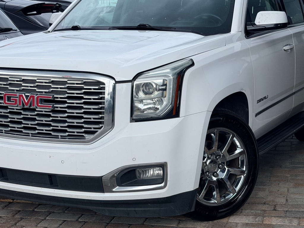Photo 9 of this GMC YUKON