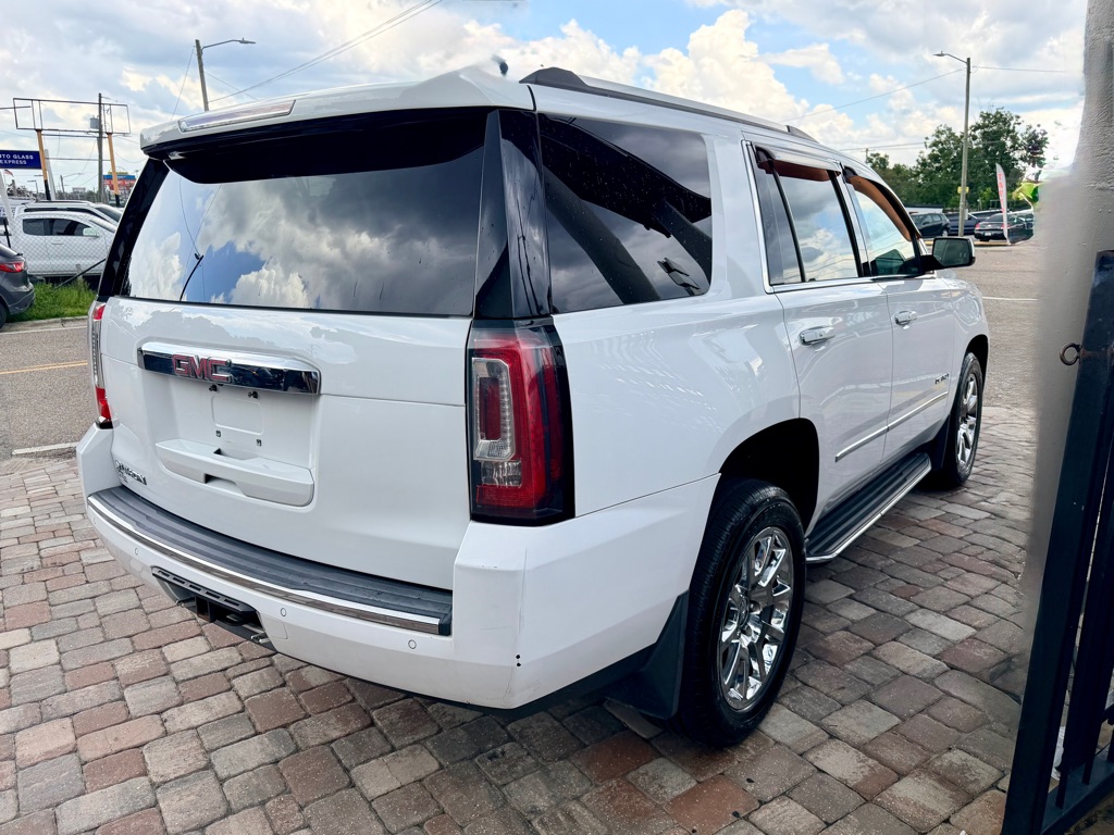 Photo 8 of this GMC YUKON