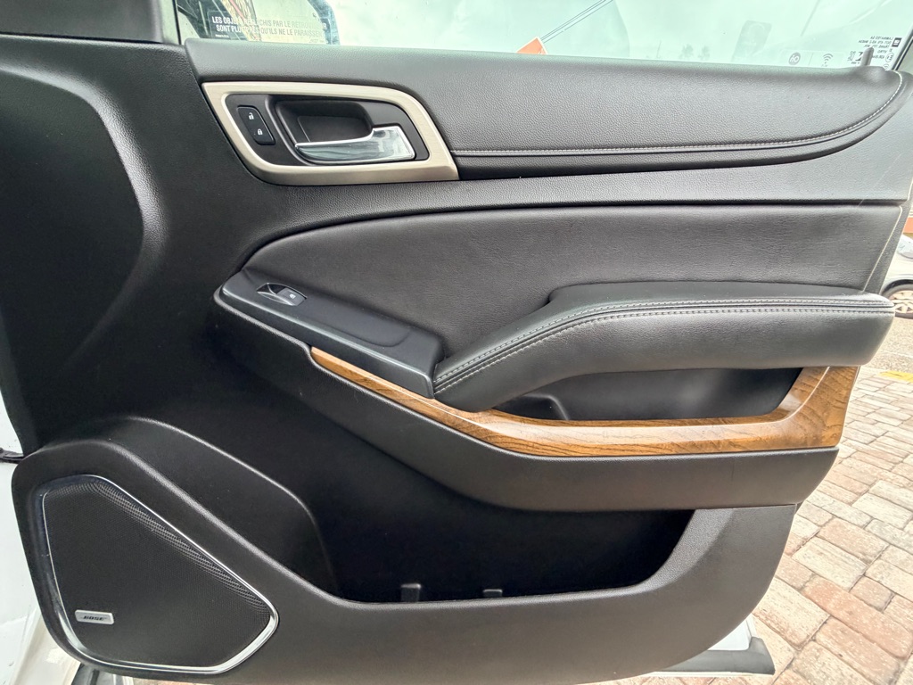 Photo 31 of this GMC YUKON