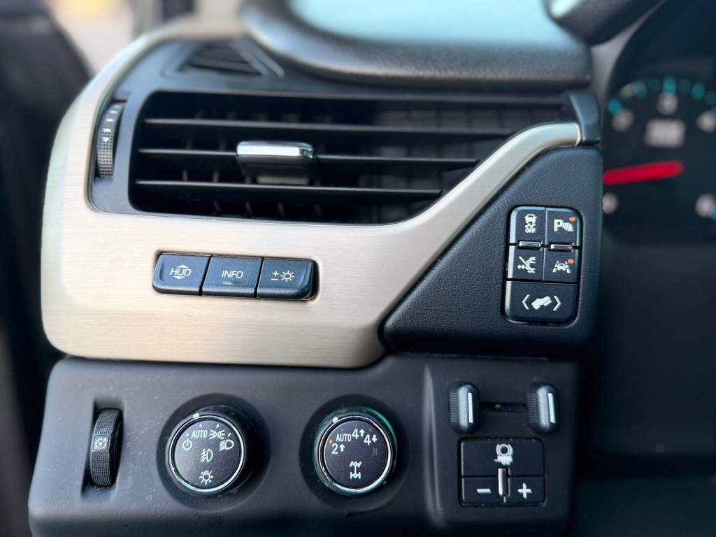 Photo 29 of this GMC YUKON