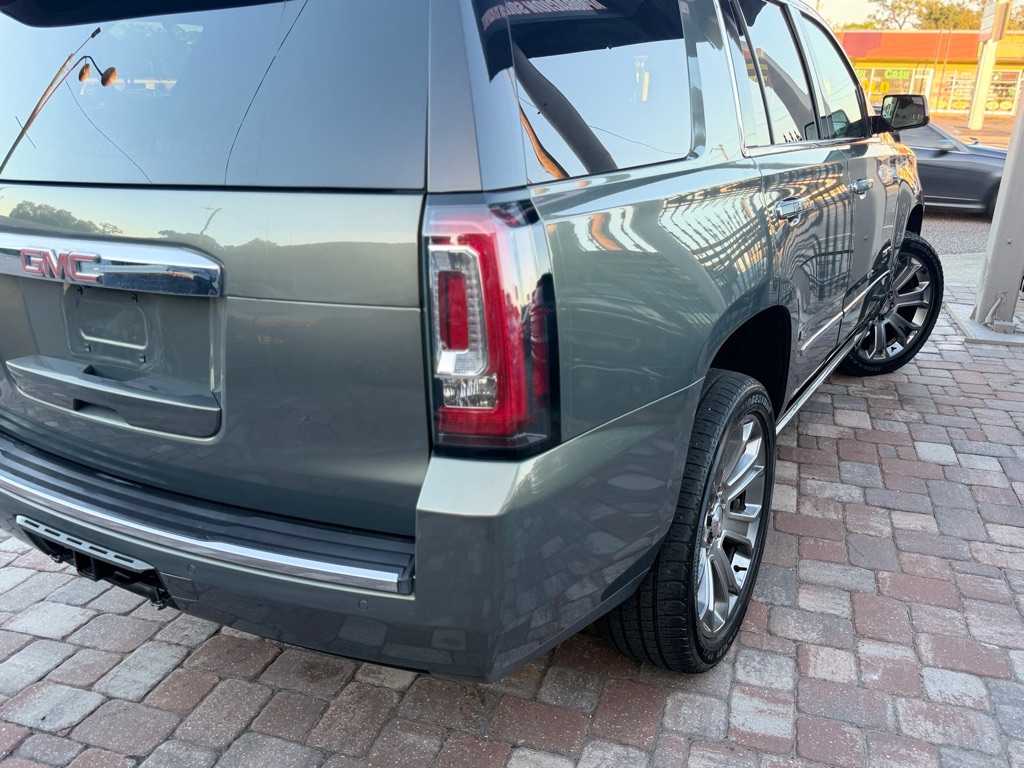 Photo 23 of this GMC YUKON