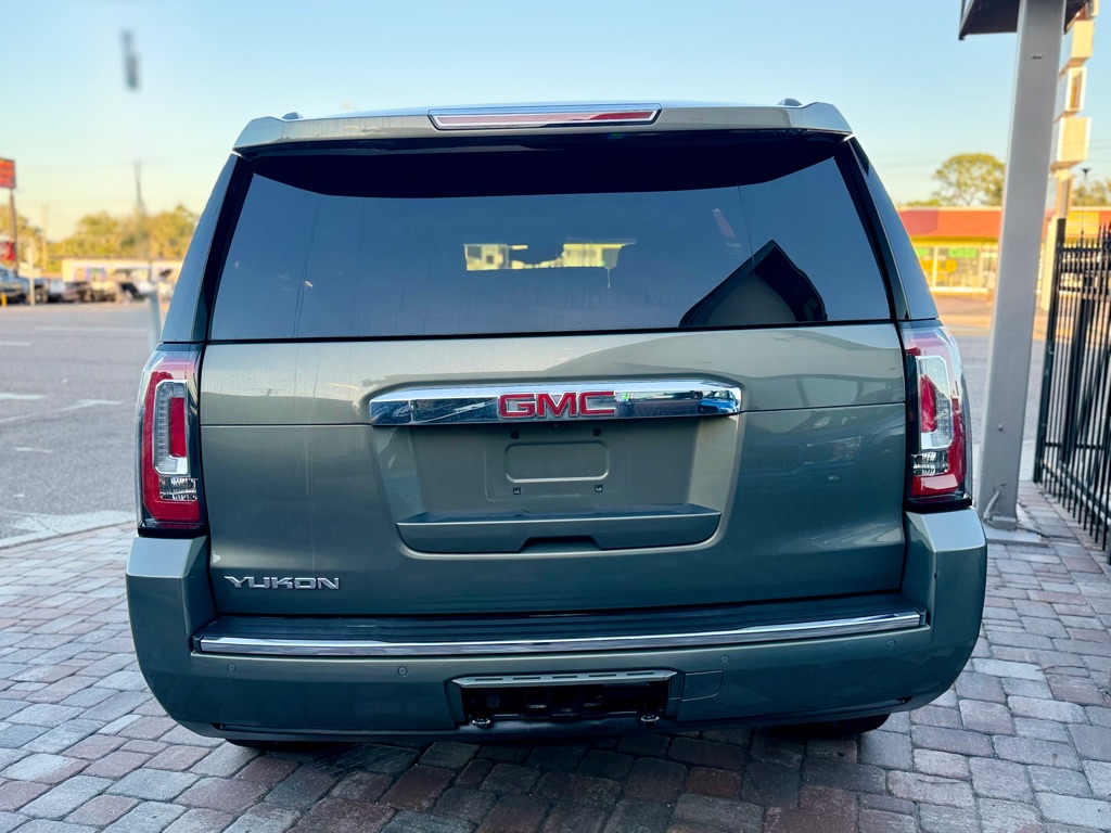 Photo 8 of this GMC YUKON