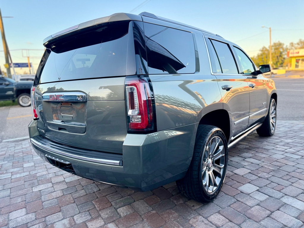 Photo 9 of this GMC YUKON
