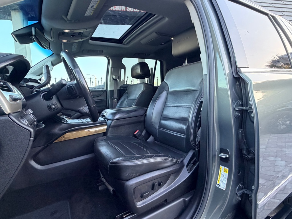 Photo 13 of this GMC YUKON