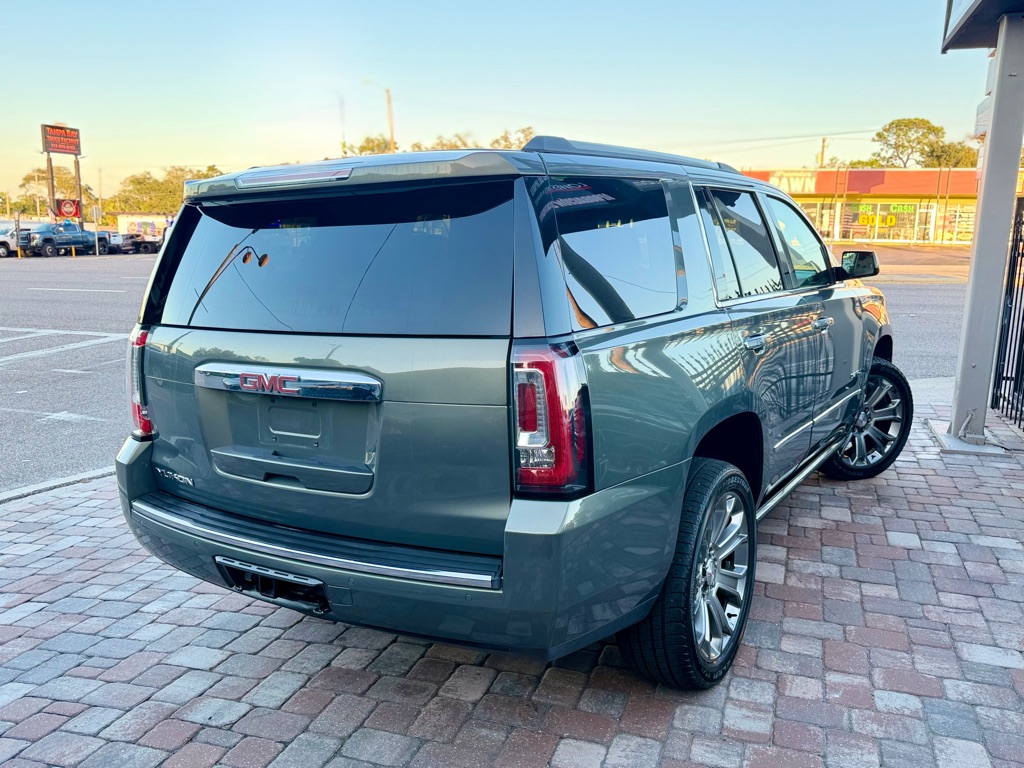 Photo 2 of this GMC YUKON