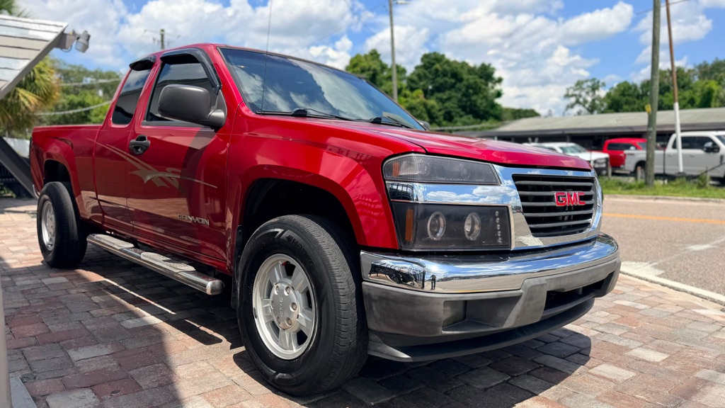 Photo 3 of this GMC CANYON