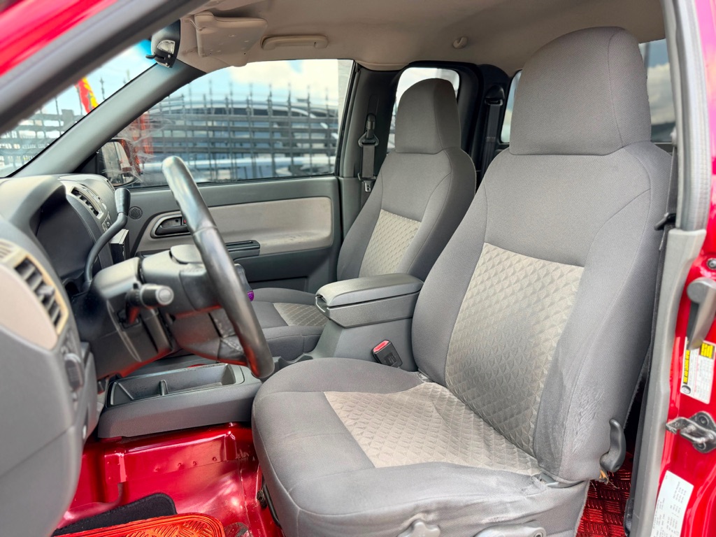 Photo 11 of this GMC CANYON