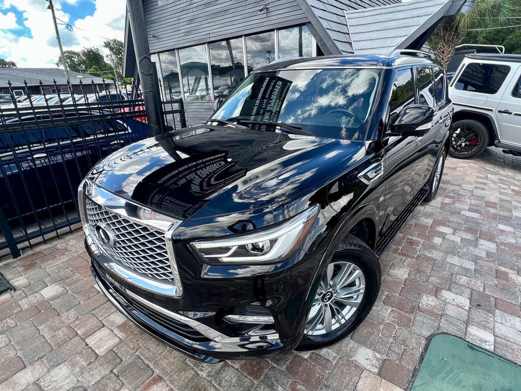 Photo 2 of this INFINITI QX80