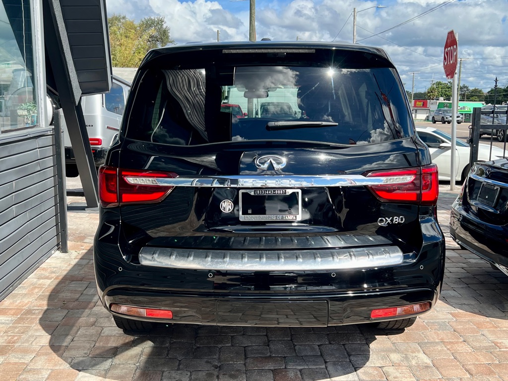 Photo 8 of this INFINITI QX80