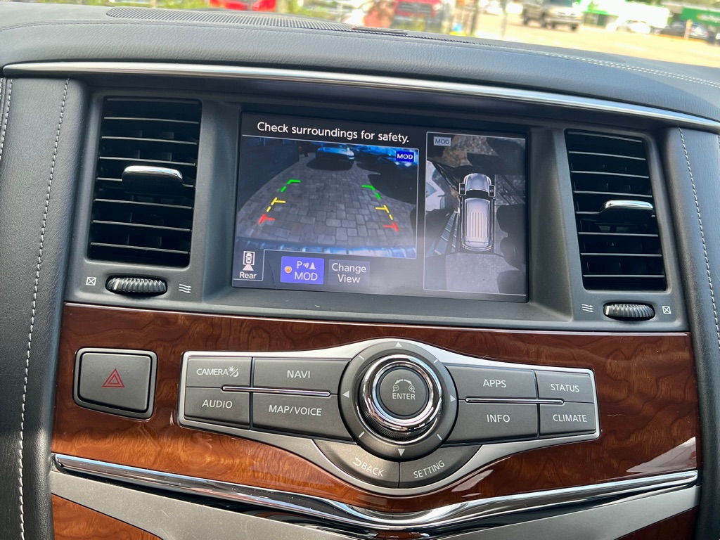 Photo 16 of this INFINITI QX80