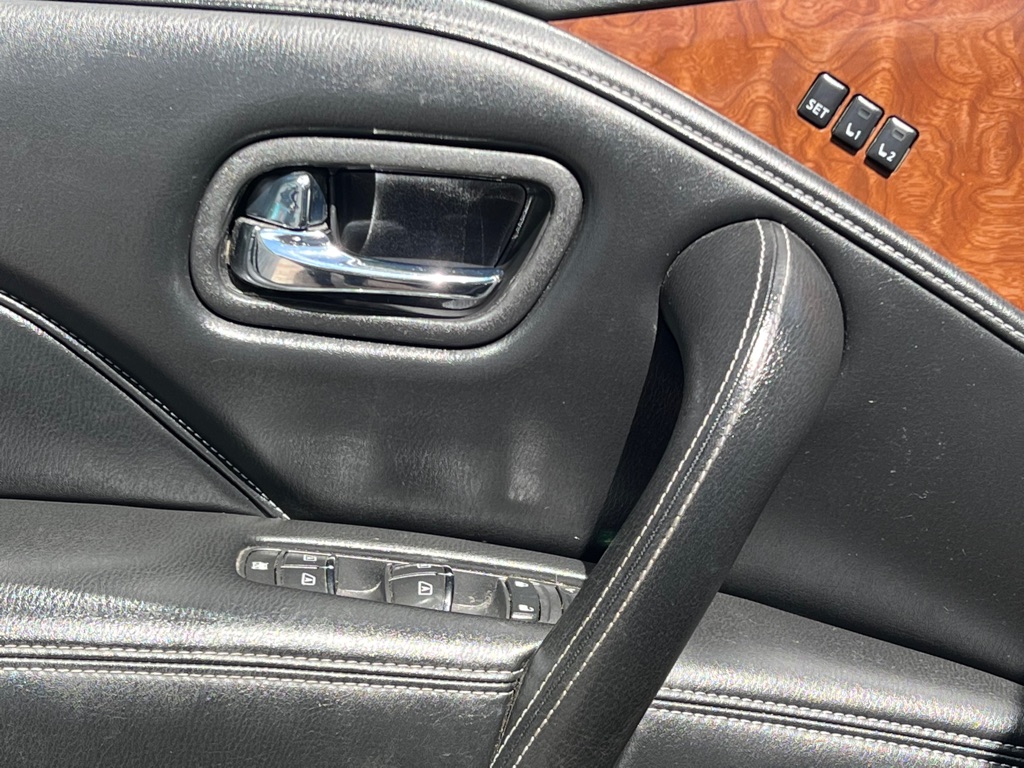 Photo 36 of this INFINITI QX80