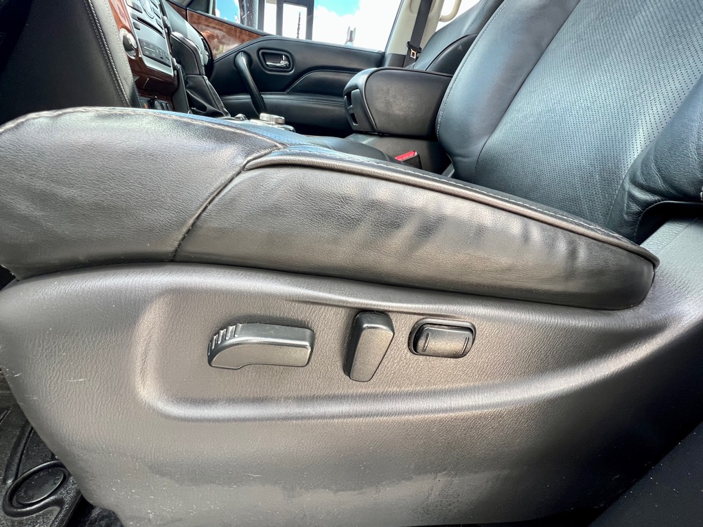 Photo 37 of this INFINITI QX80
