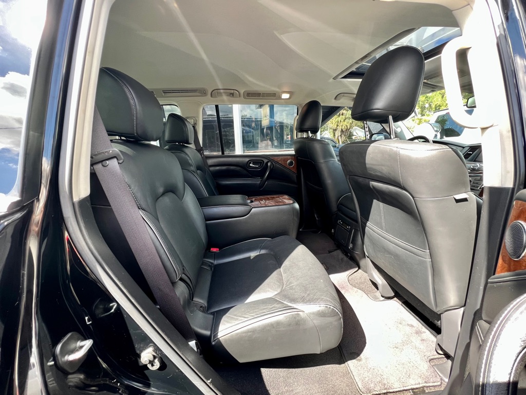 Photo 21 of this INFINITI QX80