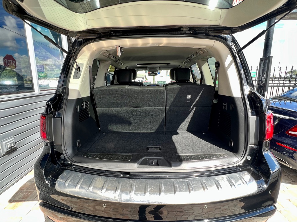 Photo 20 of this INFINITI QX80