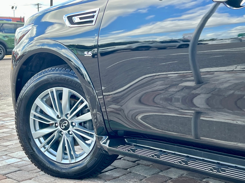 Photo 11 of this INFINITI QX80