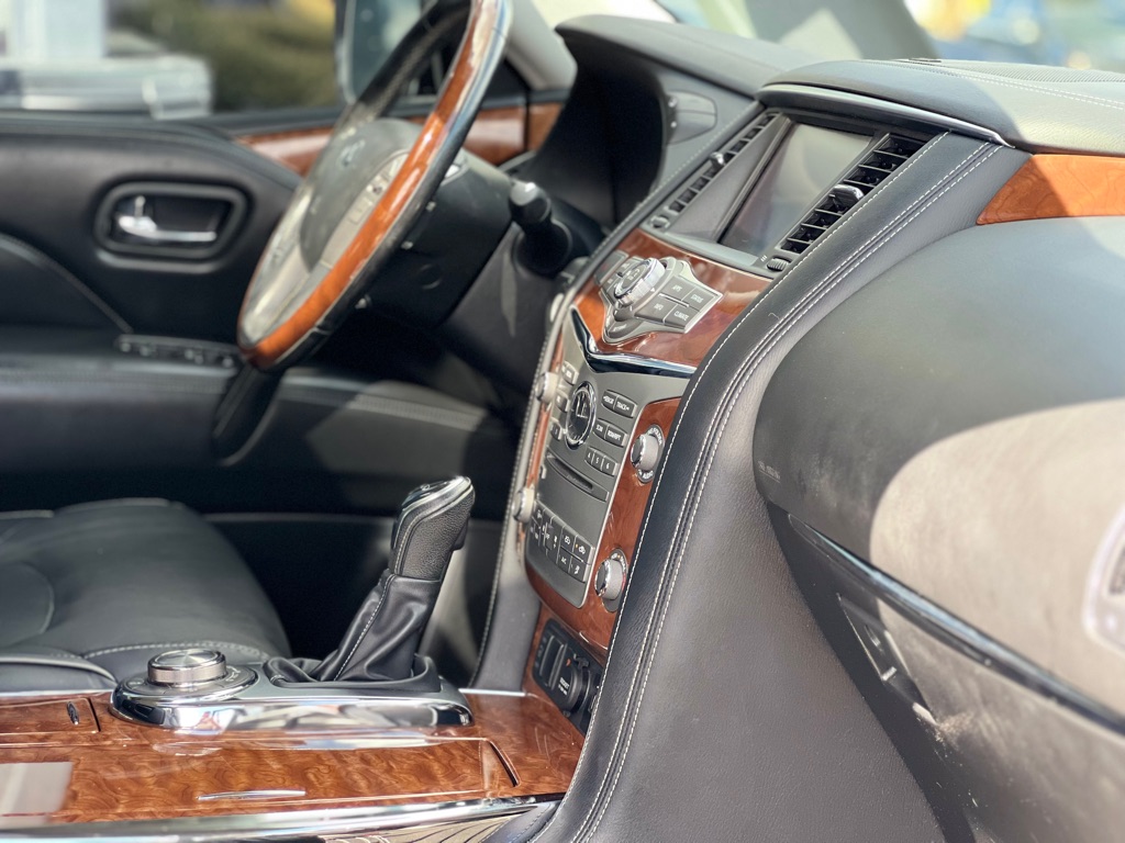 Photo 23 of this INFINITI QX80