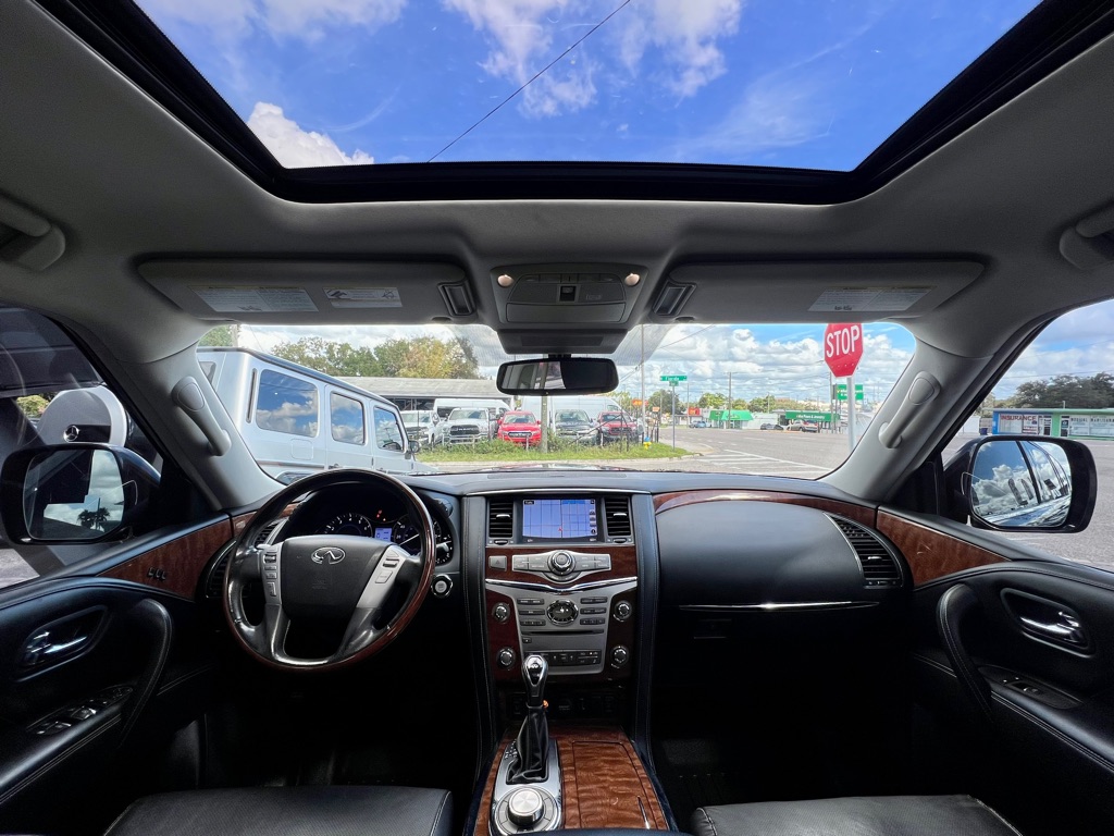 Photo 14 of this INFINITI QX80