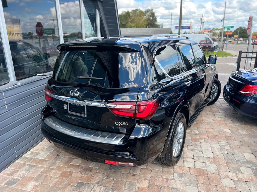 Photo 33 of this INFINITI QX80